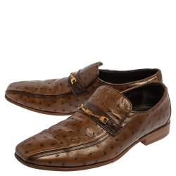 Pre Owned Versace Brown Ostrich Leather Medusa Chain Detail Loafers Size 43