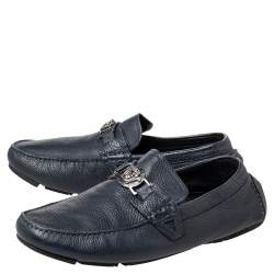 مملوكة مسبقًا حذاء لوفرز فيرساتشي جلد أزرق سليب أون مزين ميدوسا مقاس 42