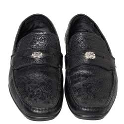 Pre Owned حذاء لوفرز فيرساتشي جلد أسود مزين ميدوسا سليب أون مقاس 43