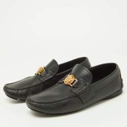 مملوكة مسبقًا Versace Black Leather Medusa Detail Slip On Loafers Size 42.5