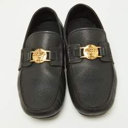 مملوكة مسبقًا Versace Black Leather Medusa Detail Slip On Loafers Size 42.5