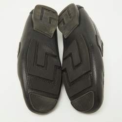 مملوكة مسبقًا Versace Black Leather Medusa Detail Slip On Loafers Size 42.5