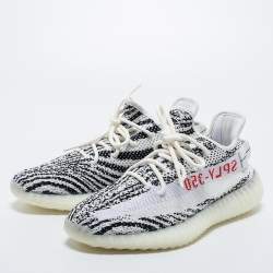 مملوكة مسبقًا Yeezy x Adidas White/Black Knit Fabric Boost 350 V2 Zebra Sneakers Size 42