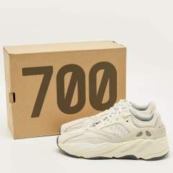 مملوكة مسبقًا Yeezy x Adidas Boost 700 Analog  Size 42 Cream Leather and Mesh Low Top Sneakers