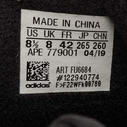 مملوكة مسبقًا حذاء رياضي ييزي وأديداس كانفاس وأسود ورمادي بوسط 700 V2 فانتا جلد سويدي مقاس 42 2/3