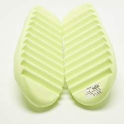 Pre Owned صندل سلايد ييزي x أديداس نيون أخضر مطاط جلو أخضر مقاس 38