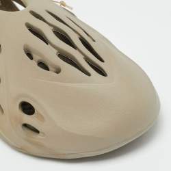 Pre Owned حذاء رياضي ييزي x أديداس رمادي/كريمي رغوي MXT مون غراي مقاس 41