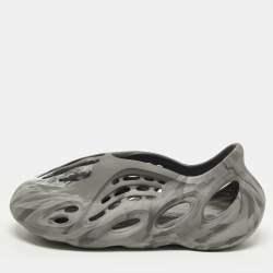 Pre Owned حذاء رياضي ييزي x أديداس رمادي/كريمي رغوي MXT مون غراي مقاس 41