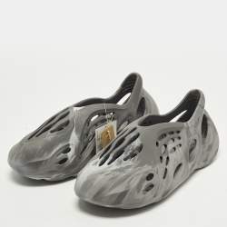 Pre Owned حذاء رياضي ييزي x أديداس رمادي/كريمي رغوي MXT مون غراي مقاس 41