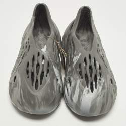 Pre Owned حذاء رياضي ييزي x أديداس رمادي/كريمي رغوي MXT مون غراي مقاس 41