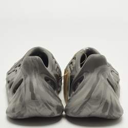 Pre Owned حذاء رياضي ييزي x أديداس رمادي/كريمي رغوي MXT مون غراي مقاس 41