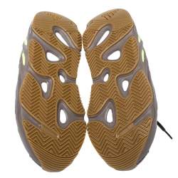 Pre Owned حذاء رياضي ييزي  x أديداس "بوست 700 موف" سويدي و شبك رصاصي مقاس 42 2/3