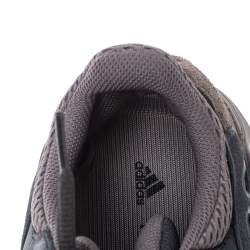 Pre Owned حذاء رياضي ييزي  x أديداس "بوست 700 موف" سويدي و شبك رصاصي مقاس 42 2/3