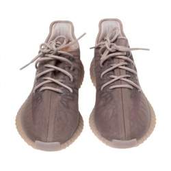 Pre Owned حذاء رياضي ييزي وأديداس منخفض من أعلى 350 في2 مونو ميست شبك بيج مقاس 45 1/3