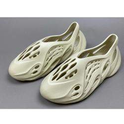 Pre Owned Yeezy x Adidas Foam RNNR Sand Sneakers Size US 6 (EU 39)