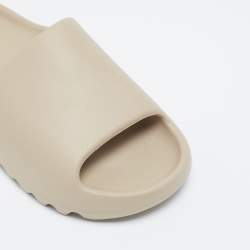 Pre Owned Yeezy x adidas Beige Rubber Flat Slides Size 42