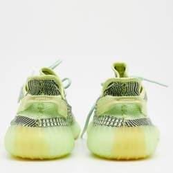 مملوكة مسبقًا حذاء رياضي ييزي x أديداس ييزريل بوست 350 ڨي2  غير عاكس قماش تريكو أصفر نيون مقاس 44 2/3