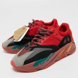 مملوكة مسبقًا حذاء رياضي ييزي x أديداس بوست 700 شبكة وسويدي متعدد الألوان مقاس 1/3 41 