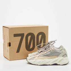 Pre Owned Yeezy x Adidas Grey Fabric and Nubuck Boost 700 V2-cream Sneakers Size 40