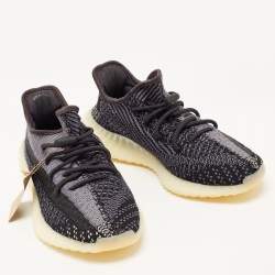 Pre Owned Yeezy x Adidas Black/Grey Knit Fabric Boost 350 V2 Carbon Sneakers Size 40 2/3