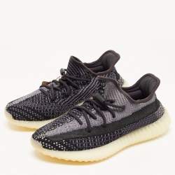 Pre Owned Yeezy x Adidas Black/Grey Knit Fabric Boost 350 V2 Carbon Sneakers Size 40 2/3