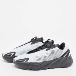 Pre Owned Yeezy x Adidas White/Black Nylon Boot 700 Mnvn Blue Sneakers Size 45 1/3