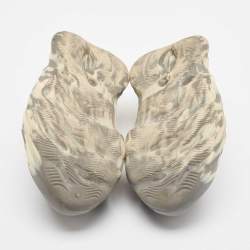 Pre Owned Yeezy x Adidas Grey/Cream Rubber Foam RNNR MXT Moon Gray Sneakers Size 43