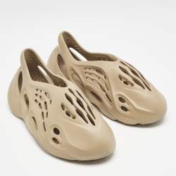 Pre Owned Yeezy x Adidas Beige Rubber Foam RNR Slip On Sneakers Size 42