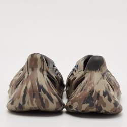 Pre Owned Yeezy x Adidas Multicolor Rubber Foam RNR Slip On Sneakers Size 39