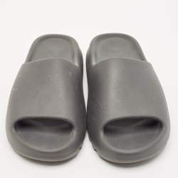 Yeezy x Adidas Grey Rubber Onyx Slides Size 44.5