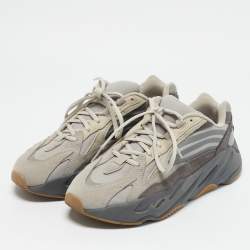 Yeezy x adidas Grey/White Suede And Nubuck Boost 700 V2 Static Sneakers Size 42 2/3