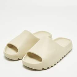 مملوكة مسبقًا Yeezy x Adidas Bone Size 46 Cream Rubber Slide Sandals