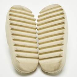 مملوكة مسبقًا Yeezy x Adidas Bone Size 46 Cream Rubber Slide Sandals