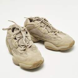 مملوكة مسبقًا حذاء رياضي ييزي x أديداس شبكي وبني من الجلد المدبوغ تاوبيه فاتحة مقاس 40 2/3
