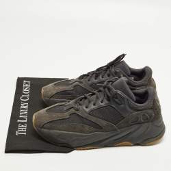 مملوكة مسبقًا حذاء رياضي ييزي x أديداس سويدي أسود وشبكي بوست 700 يوتيليتي أسود مقاس 42