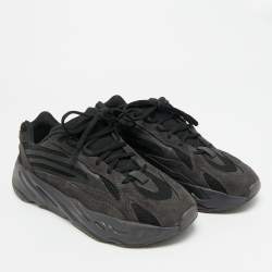 Pre Owned Yeezy x Adidas Boost 700 V2 Size 44 Black Knit Fabric and Suede Vanta Low Top Sneakers