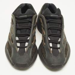 مملوكة مسبقًا Yeezy x Adidas Boost 700 V3 Clay Brown Size 40 Brown/Black Mesh and Rubber Sneakers