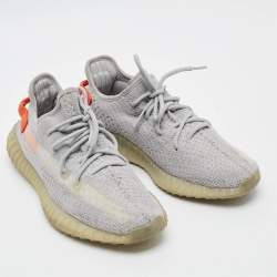 مملوكة مسبقًا Yeezy x Adidas Boost 350 V2 Tail Light Size 43.5 Grey Knit Fabric Low Top Sneakers