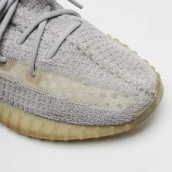 مملوكة مسبقًا Yeezy x Adidas Boost 350 V2 Tail Light Size 43.5 Grey Knit Fabric Low Top Sneakers