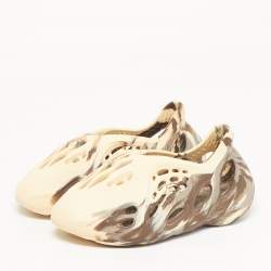 مملوكة مسبقًا حذاء رياضي ييزي x أديداس رمادي/كريمي رغوي MXT مون غراي مقاس 41