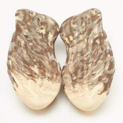 مملوكة مسبقًا حذاء رياضي ييزي x أديداس رمادي/كريمي رغوي MXT مون غراي مقاس 41