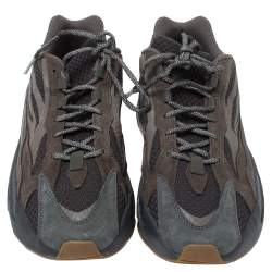 Pre Owned حذاء رياضي ييزي وأديداس بوست 700 في2 جودي جلد ونوبوك رمادي مقاس 48