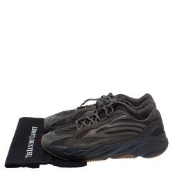 Pre Owned حذاء رياضي ييزي وأديداس بوست 700 في2 جودي جلد ونوبوك رمادي مقاس 48