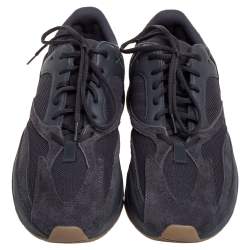 Pre Owned حذاء رياضي ييزي وأديداس بوست 700 في2 فانتا جلد وسويدي رمادي مقاس 46