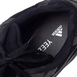 Pre Owned حذاء رياضي ييزي  x أديداس "ميكس ميديا بوست 700 فانتا" سويدي و قماش أسود مقاس 41.5