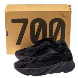 Pre Owned حذاء رياضي ييزي  x أديداس "ميكس ميديا بوست 700 فانتا" سويدي و قماش أسود مقاس 41.5