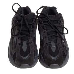 Pre Owned حذاء رياضي ييزي x أديداس بوست 700 في تو فانتا قماش وسويدي رصاصي داكن برباط مقاس 43.5