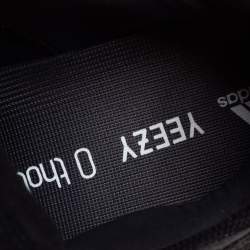 Pre Owned حذاء رياضي ييزي x أديداس بوست 700 في تو فانتا قماش وسويدي رصاصي داكن برباط مقاس 43.5