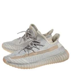 Pre Owned حذاء رياضي يزي وأديداس بوست 350 في2 لوندمارك قماش تريكو كريمي/ رمادي مقاس 45 1/3