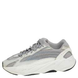 مملوكة مسبقًا Yeezy x adidas Grey/White Cotton Knit And Nubuck Boost 700 V2 Static Sneakers Size 42 2/3